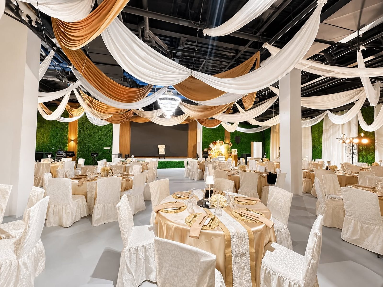 The Rosa Pavillion dressed for a wedding